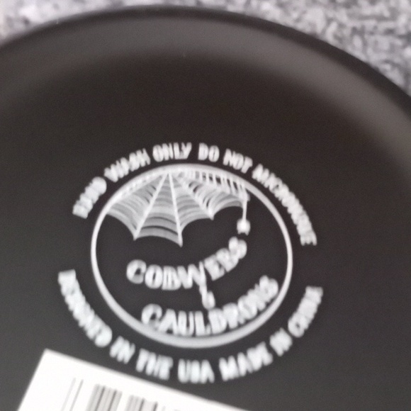 Cobwebs & Cauldrons Halloween Mug ๐๐๐ - Picture 3 of 3